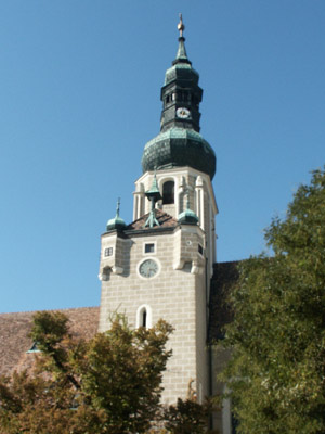Fassade der Kirche in Baden, rennoviert vor 25 Jahren